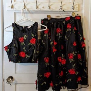 L'Atiste by Amy 2-piece Spanish-style skirt and crop top, black w red floral